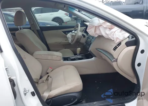 2015 Nissan Altima 2.5 S из США, поврежденный, VIN 1N4AL3AP3FC176210